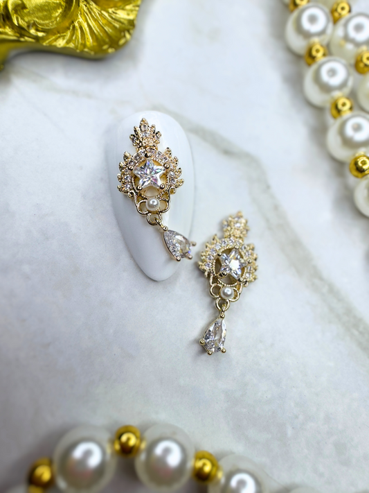 Regal Star Dangle / Zircon / Gold